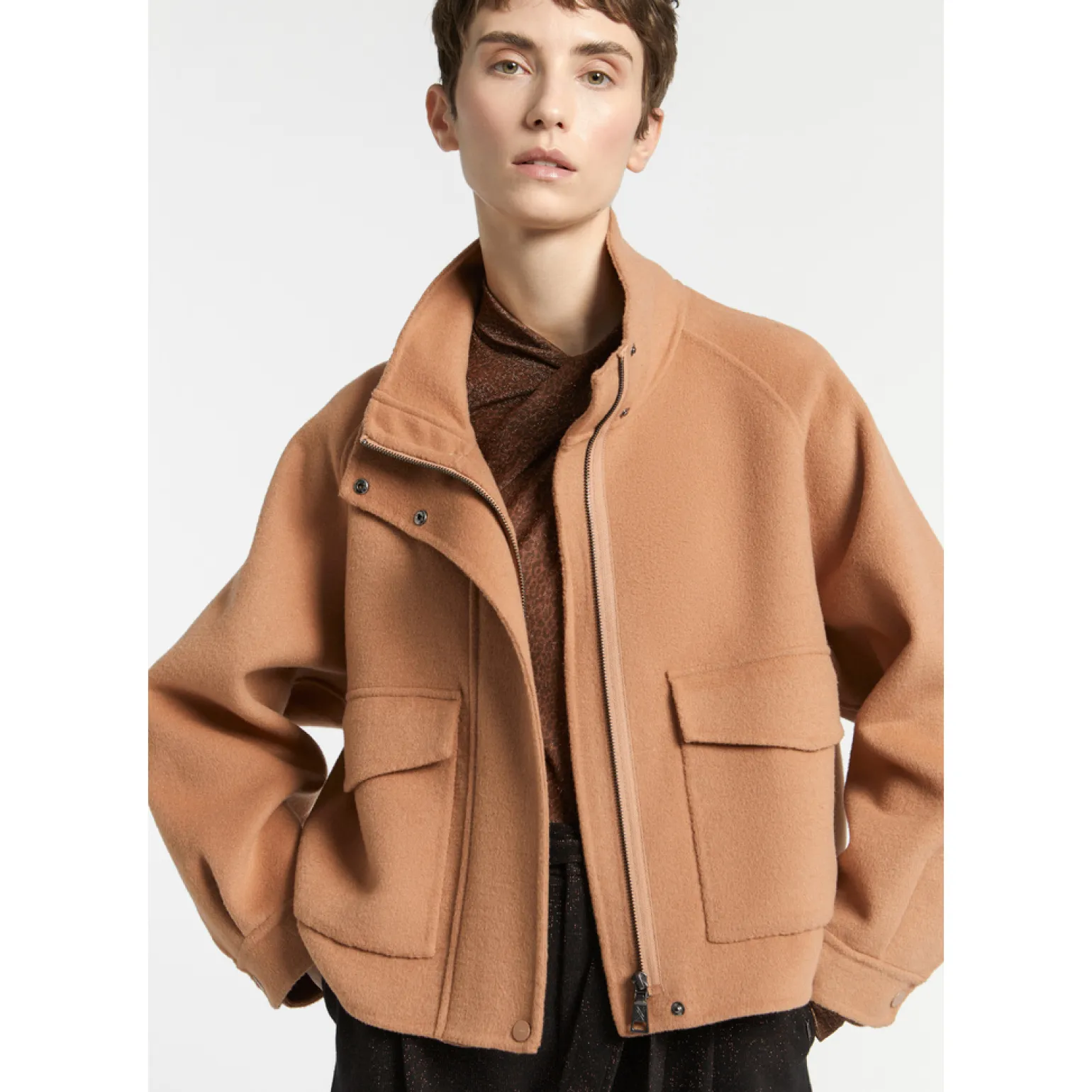 Cropped jas met opstaande kraag