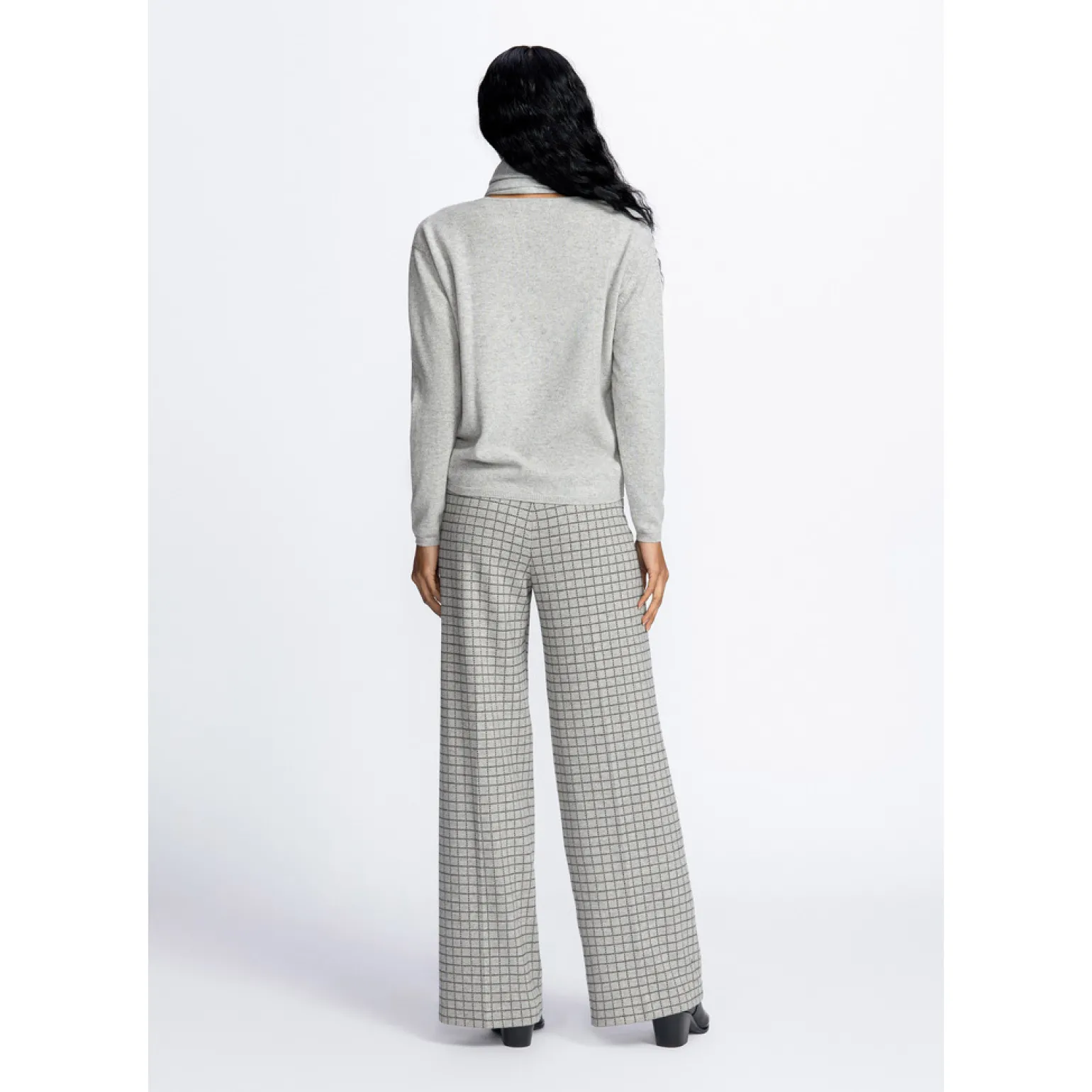 Grijze cashmere pull met ronde hals