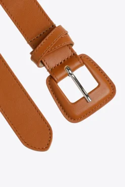 Lederen riem met afgeronde gesp