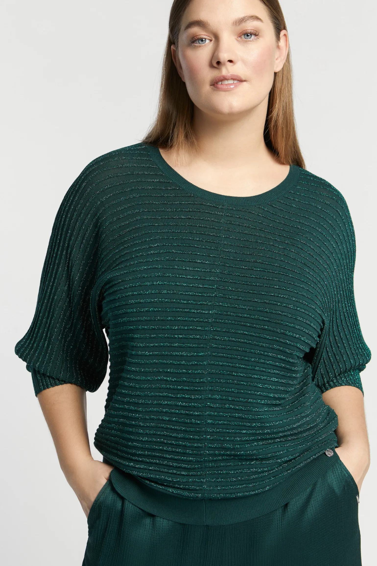 Pull met lurex en fantasiesteek