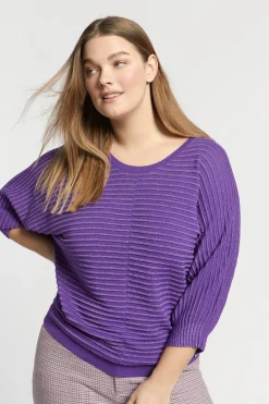 Pull met lurex en fantasiesteek