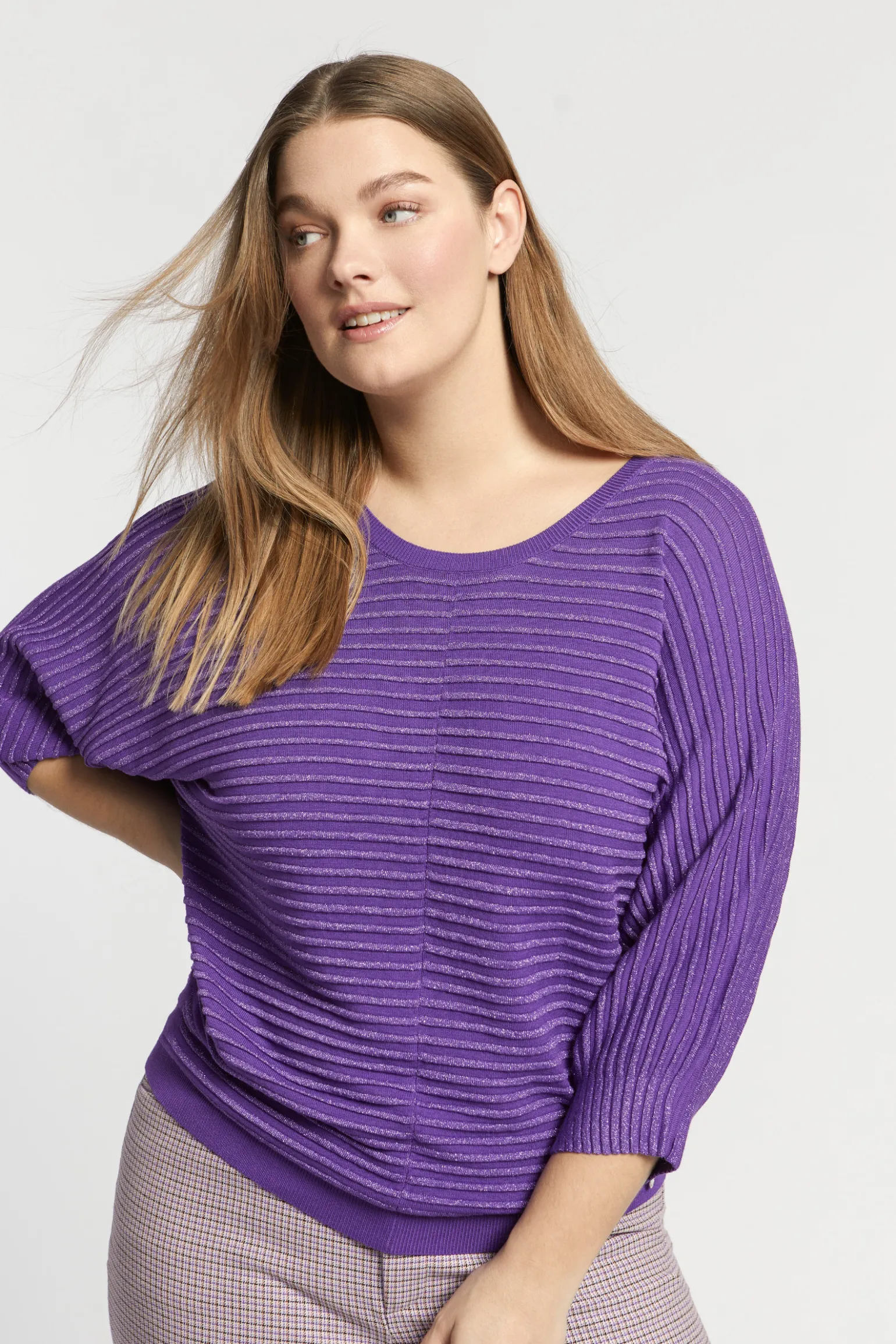 Pull met lurex en fantasiesteek