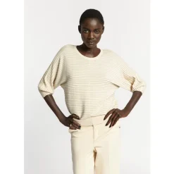 Pull met lurex en fantasiesteek