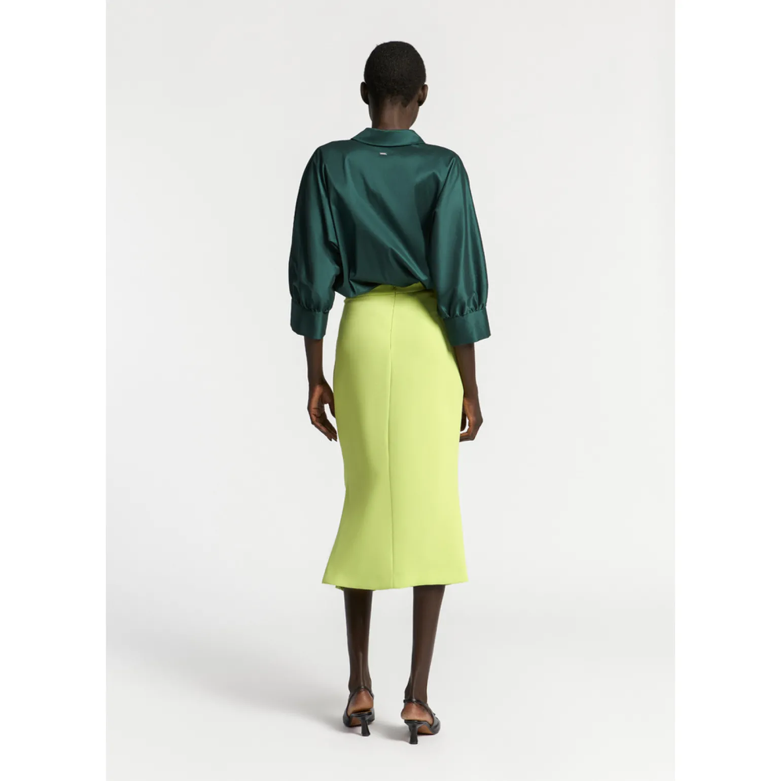 Volumineuze blouse met hemdkraag