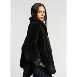Zachte poncho in teddystof