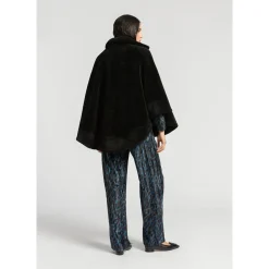 Zachte poncho in teddystof