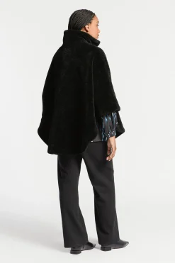 Zachte poncho in teddystof
